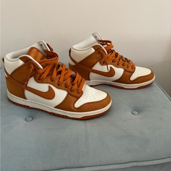 High-Top Sneakers in White and Brown Nike size 9 burnt orange - Picture 3 of 5